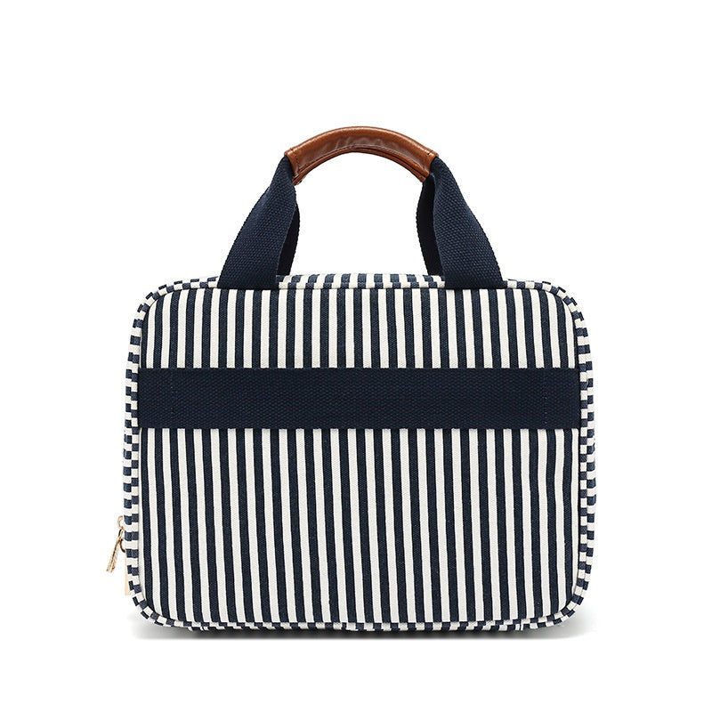 Trousse de toilette à main